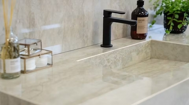Bathroom countertops / Sinks